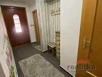 Nabízíme rodinný dům 4+1 s fotovoltaikou, dvougaráží, bazénem a zahradou, Ostrava - Stará Bělá - IMG_1560.jpeg