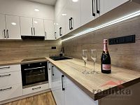 Prodej luxusního, vybaveného bytu 1+kk, 21m2, Opava, ul. Grudova - IMG-20260204-WA0001.jpg