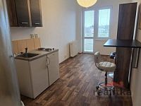 Pronájem 1+kk, 14m2, s lodžií, Opava, ul. Haškova - 20260116_100346.jpg