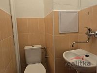 Pronájem 1+kk, 14m2, s lodžií, Opava, ul. Haškova - 20260116_100528.jpg