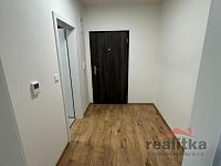 Pronájem bytu 1+kk, 42m2, s balkónem, Opava, ul. Císařského pluku - IMG-20260209-WA0040.jpg