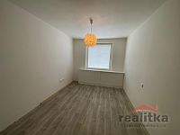 Pronájem slunného bytu 65 m2, 3+1, Opava, ul. Antonína Sovy - IMG_2339.jpeg