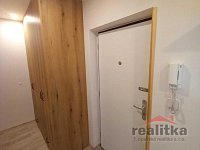 Pronájem bytu 1+1 s lodžií na ulici Edvarda Beneše v Opavě - 74631a2e-519d-4fec-8621-03d8b2c66c40.jpg