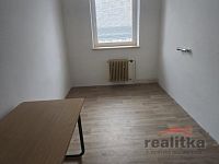 Prodej bytu 4+1, 93m2, se zahradou, Opava, ul. Dostojevského - 20260203_133424.jpg