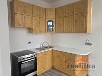 Pronájem bytu 2+kk s balkónem, 61m2, Opava, ul. Palackého - 20251010_143341.jpg