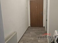 Pronájem bytu 2+kk s balkónem, 61m2, Opava, ul. Palackého - 20251010_143451.jpg