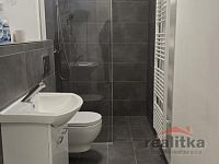 Pronájem bytu 2+kk s balkónem, 61m2, Opava, ul. Palackého - 20251010_143505.jpg