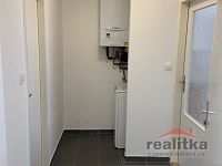 Pronájem bytu 2+kk 33 m2 Opava, ul. Komárovská - IMG_3938.jpg