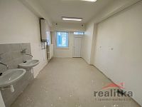 Pronájem nebytových prostor 80 m2, Válečkova ul., Opava-Kateřinky - IMG_2759.jpeg