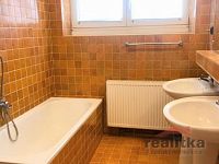 Pronájem velkého bytu 4+1 v rodinné vile, 150m2, Dostojevského, Opava - B5F39FDC-EC5F-4545-BEAA-6B2B985D9007.JPG