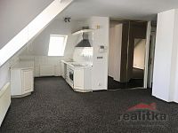 Pronájem podkrovního bytu 2+kk, U Pošty, Opava-město - IMG_8688.JPG