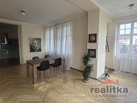 Pronájem velkého bytu 3+1, 139m2, s terasou, zahradou a parkováním, Opava, ul. Gudrichova - 20260319_100904.jpg
