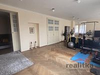 Pronájem velkého bytu 3+1, 139m2, s terasou, zahradou a parkováním, Opava, ul. Gudrichova - 20260319_100953.jpg