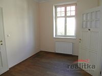 Pronájem velkého bytu 3+1, 139m2, s terasou, zahradou a parkováním, Opava, ul. Gudrichova - SDC13858.JPG