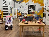 Pronájem kancelářských prostor 144 m2, Opava, obchodní dům Breda & WEINSTEIN - Dětský koutek1.jpg