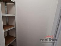 Pronájem bytu 1+1 s balkonem na Ratibořské ul. v Opavě - 20260401_092040.jpg