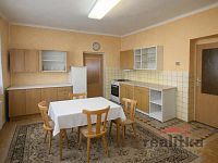 Prodej dvougeneračního domu se dvěma byty 3+kk, garáží a zahradou – Malé Hoštice, Opava - IMG_3036-GTP.jpg