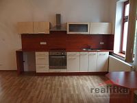 Pronájem bytu 1+kk, 39m2, s balkónem, Opava, ul. Kasárenská - P6081369.JPG