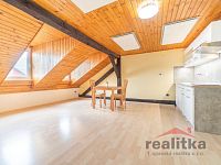 Pronájem podkrovního bytu 2+kk, 48m2, Opava, ul. Pekařská - kuchyn3 (2).jpeg