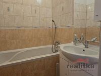 Pronájem hezkého bytu 2+1, 52m2, s lodžií, Opava, ul. Holasická - 20260408_105916.jpg