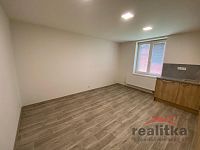 Pronájem bytu 2+kk 35 m2, Opava, ul. Těšínská - IMG_3670.jpg