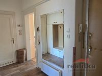 Prodej bytu 2+1, 51m2 s balkónem a zahradou, Opava, ul. třída Spojenců - 20260418_134754.jpg