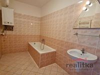 Pronájem bytu 3+kk na Ostrožné ul. v Opavě - 20260402_113529_001.jpg