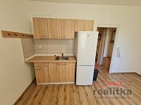 Pronájem bytu 1+kk, 22 m², ul. Slámova, Opava - Předměstí - 20260429_170816.jpg