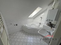 Pronájem bytu 2+kk, U Pošty, Opava -Město - PHOTO-2026-04-30-11-53-54.jpg