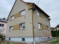 Prodej rodinného domu 2x 3+kk, se zahradou a garáží, obec Opava – Malé Hoštice