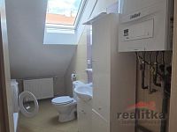 Pronájem hezkého, podkrovního bytu 3+kk, Opava, ul. Palackého - 20260514_145944.jpg