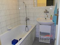 Pronájem velkého bytu 2+1 s terasou, balkónem a parkovacím místem Opava, ul. Praskova - 1.jpg