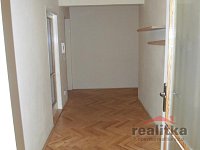 Pronájem velkého bytu 2+1 s terasou, balkónem a parkovacím místem Opava, ul. Praskova - 10.jpg