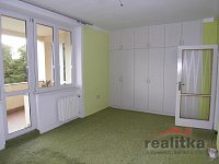 Pronájem velkého bytu 2+1 s terasou, balkónem a parkovacím místem Opava, ul. Praskova - 11.jpg