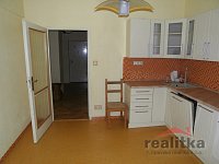 Pronájem velkého bytu 2+1 s terasou, balkónem a parkovacím místem Opava, ul. Praskova - 3.jpg