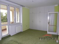 Pronájem velkého bytu 2+1 s terasou, balkónem a parkovacím místem Opava, ul. Praskova - 11.jpg