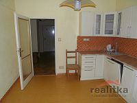 Pronájem velkého bytu 2+1 s terasou, balkónem a parkovacím místem Opava, ul. Praskova - 3.jpg