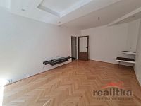Pronájem bytu 2+1 s komorou, Jaselská ul., Opava - 20260624_145015.jpg