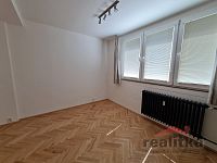 Pronájem bytu 2+1 s komorou, Jaselská ul., Opava - 20260624_145043.jpg