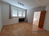 Pronájem bytu 2+1 s komorou, Jaselská ul., Opava - 20260624_145051.jpg