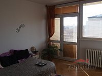 Pronájem hezkého bytu 1+1, 37m2 s velkou lodžií, Opava, ul. Holasická - PB051367.JPG
