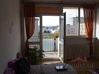 Pronájem hezkého bytu 1+1, 37m2 s velkou lodžií, Opava, ul. Holasická - PB051369.JPG