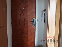Pronájem hezkého bytu 1+1, 37m2 s velkou lodžií, Opava, ul. Holasická - PB051378.JPG
