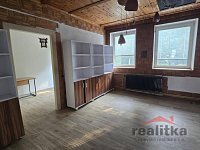 Prodej bytu 4+1, 93m2, se zahradou, Opava, ul. Dostojevského - 20260630_174710.jpg