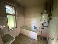 Prodej rodinného domu se samostatnou garáži a zahradou Potoční ul., Opava-Komárov - IMG_5631.jpeg