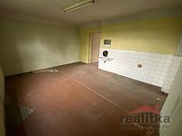 Prodej rodinného domu se samostatnou garáži a zahradou Potoční ul., Opava-Komárov - IMG_6369.jpeg
