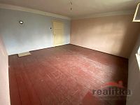 Prodej rodinného domu se samostatnou garáži a zahradou Potoční ul., Opava-Komárov - IMG_6373.jpeg