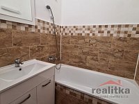 Pronájem hezkého bytu 2+1, 56m2 s balkónem a parkováním před domem, Opava, ul. Pekařská - 20240403_141654.jpg