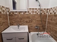 Pronájem hezkého bytu 2+1, 56m2 s balkónem a parkováním před domem, Opava, ul. Pekařská - 20240403_141716.jpg