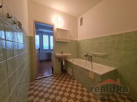 Pronájem bytu 1+1 s balkonem, ul. E Beneše, Opava - 20220104_090123.jpg